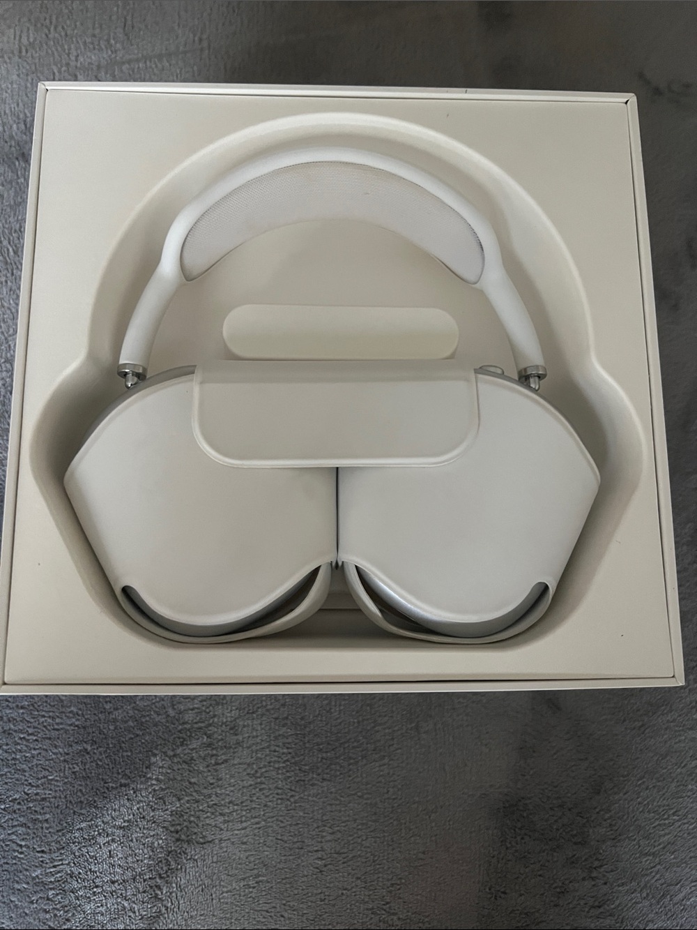 Apple AirPods Max Silver with White Headband